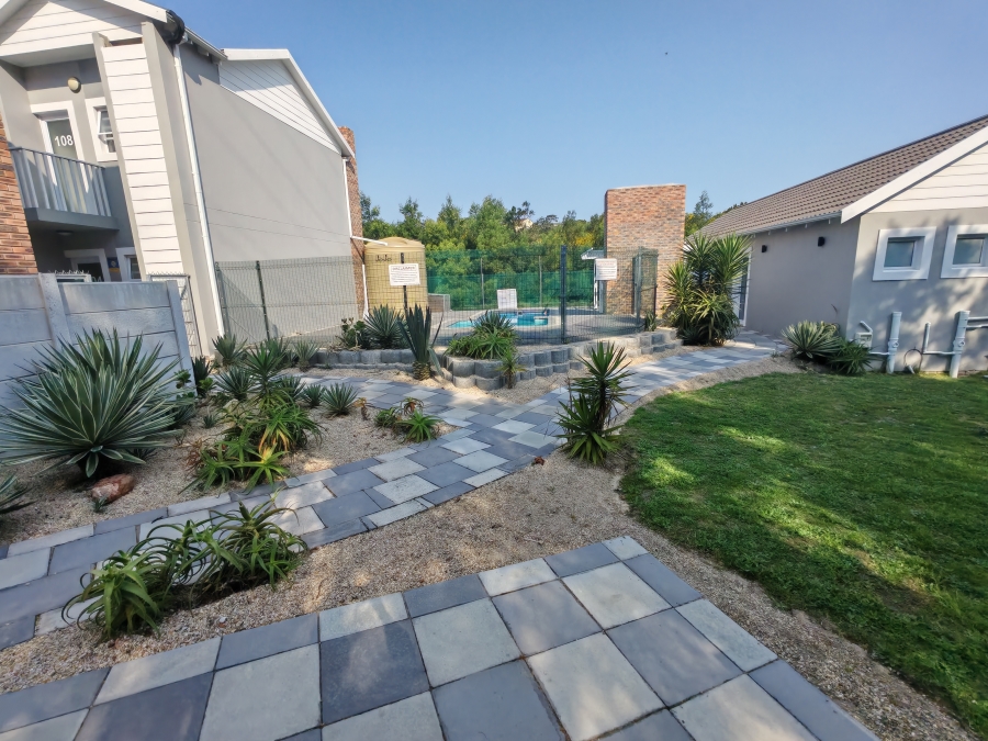 To Let 2 Bedroom Property for Rent in More Grove Eastern Cape